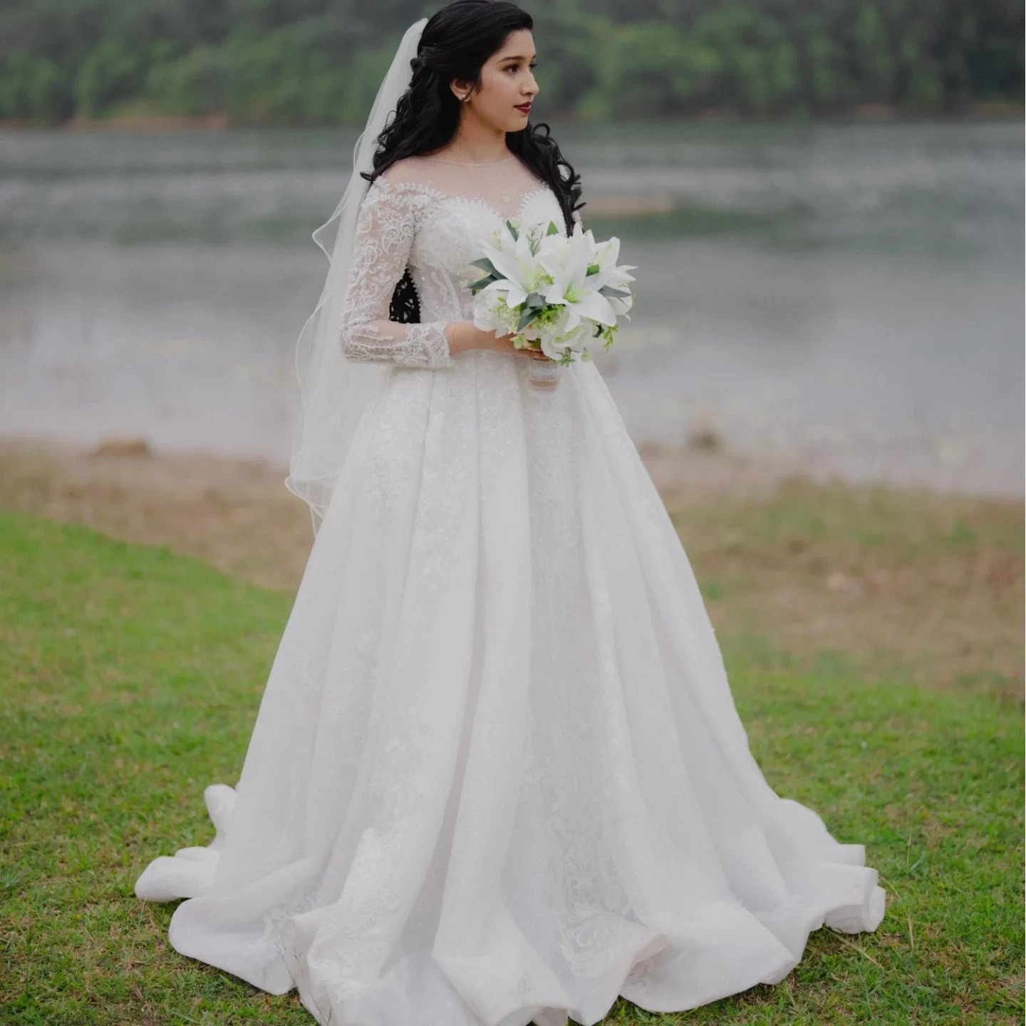 Kerala bride in a pure white Kasavu saree with gold border
